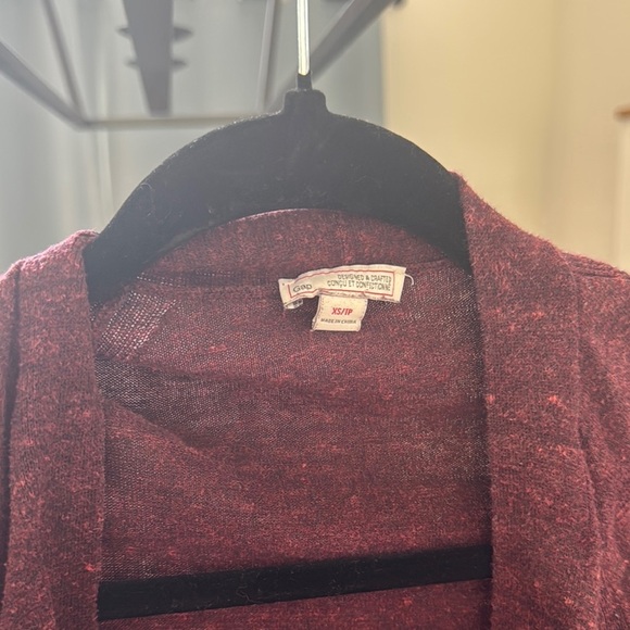 🍷 GAP Maroon Knit Cardigan Sweater – Size XS - Picture 2 of 3